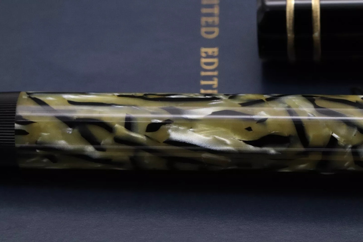 Montblanc Writers Edition Oscar Wilde Fountain Pen image 3