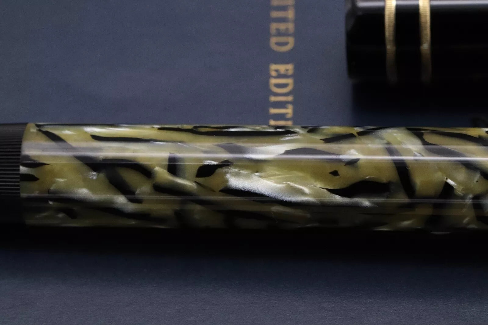 Montblanc Writers Edition Oscar Wilde Fountain Pen image 3