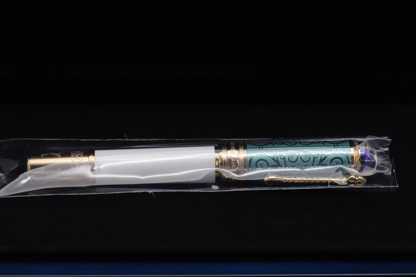 Montblanc Patron of Art Homage to Victoria 4810 Fountain Pen – UNUSED image 9