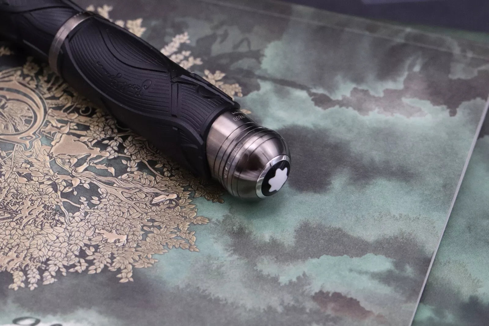 Montblanc Writers Edition Homage to Brothers Grimm Fountain Pen - UNUSED image 8