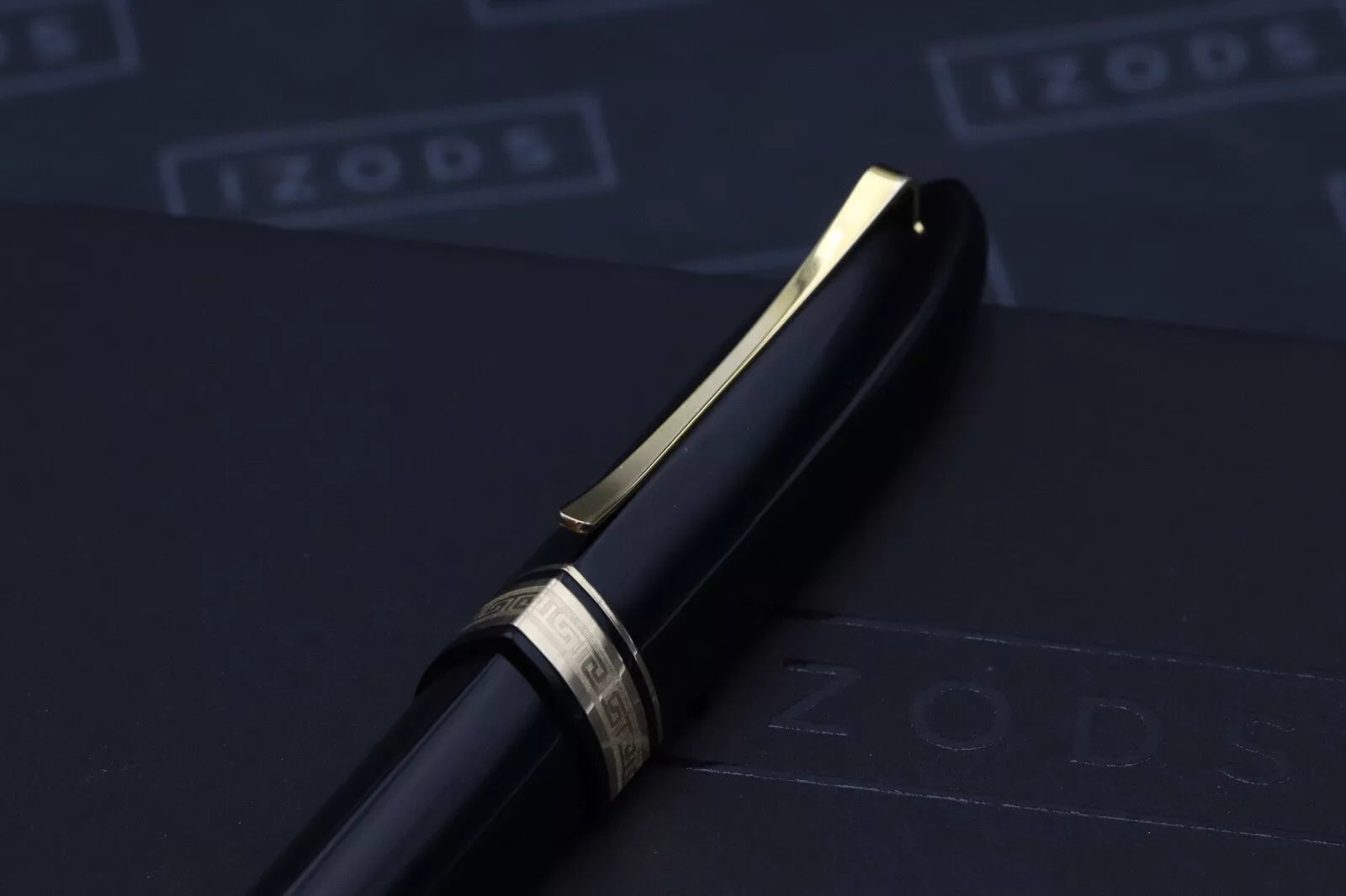 Omas 360 Magnum Black Gold Fountain Pen - Stub Sorowka Nib image 8