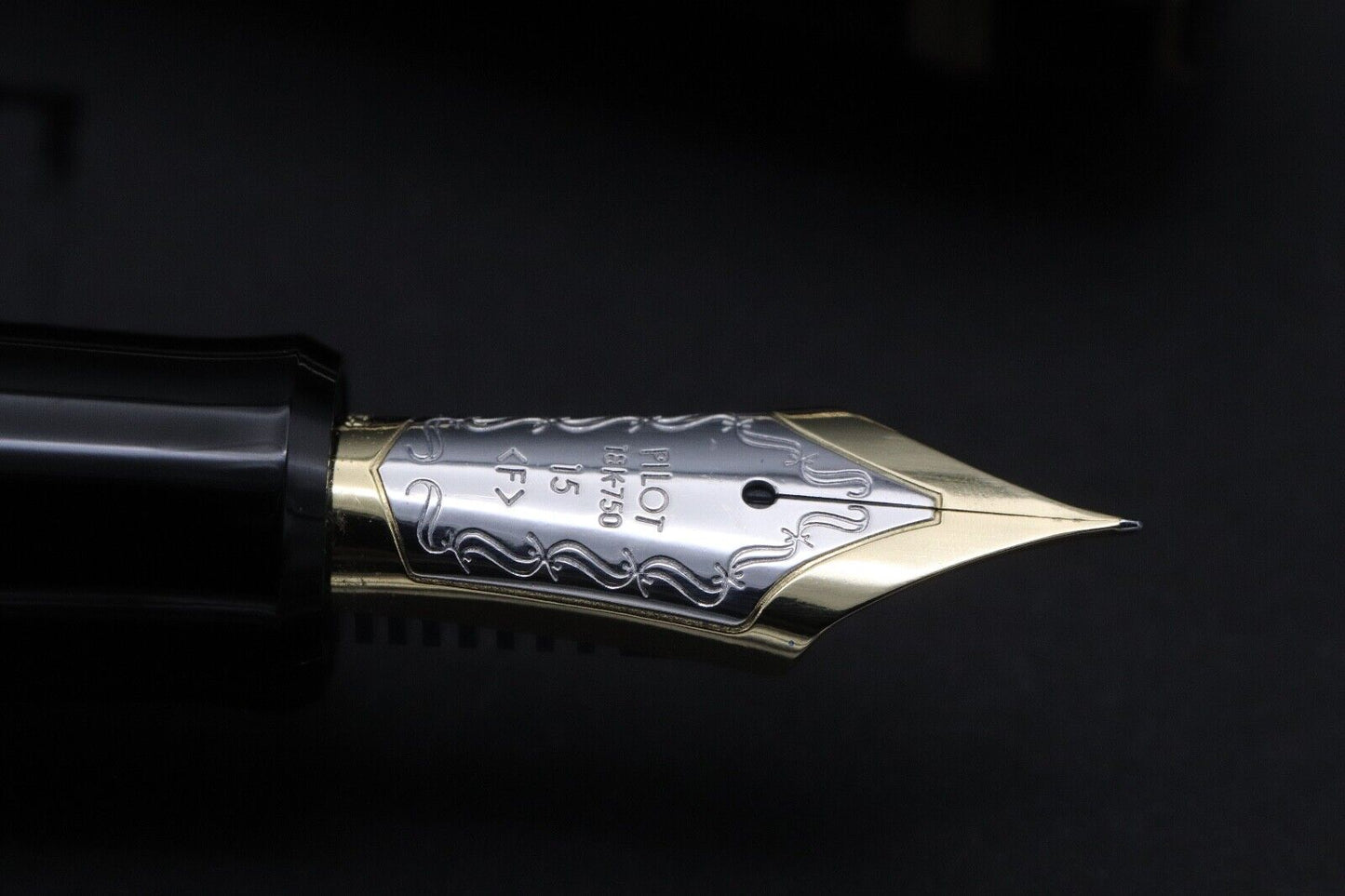 Pilot Custom 845 Urushi Black Fountain Pen image 2