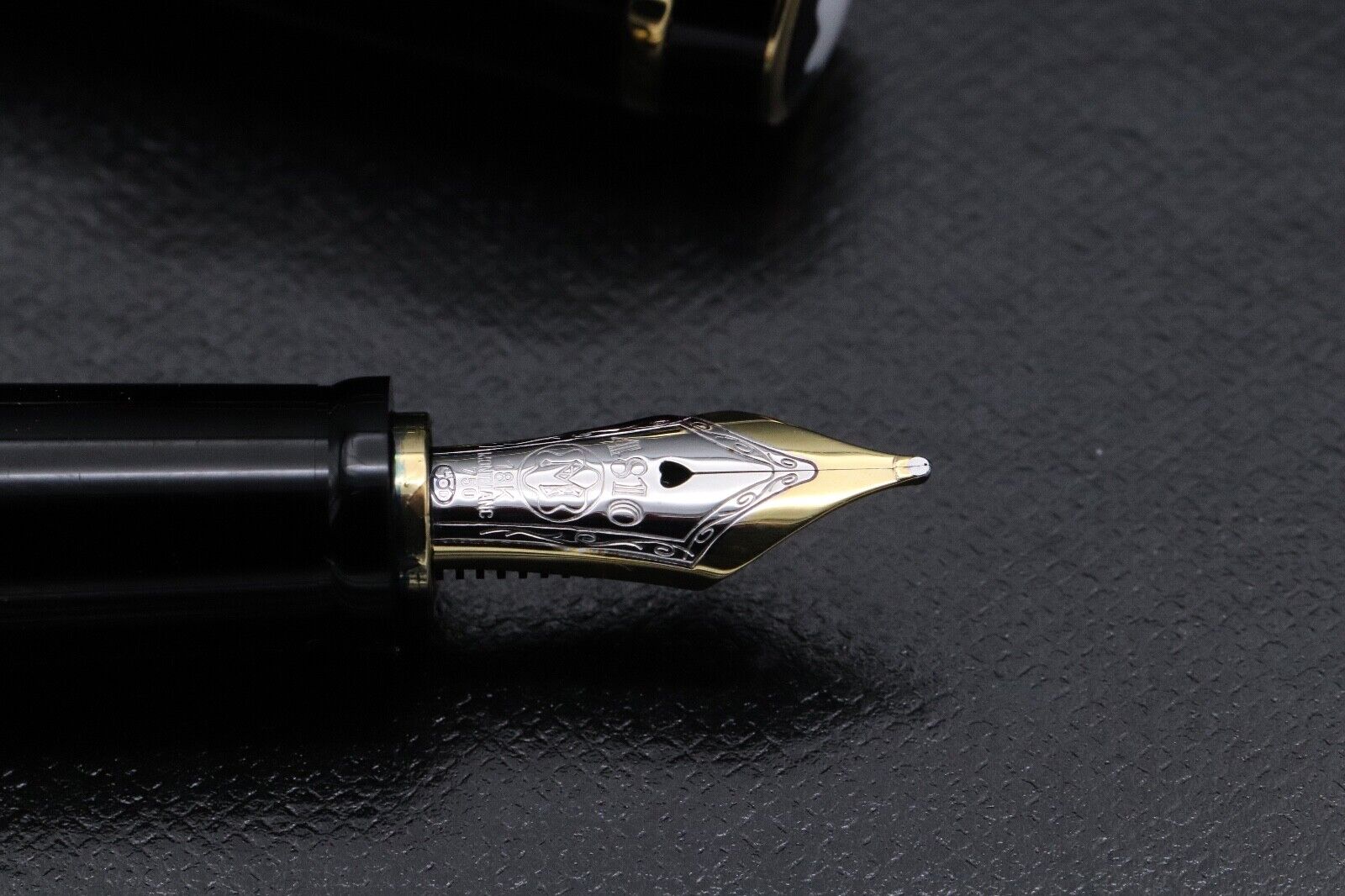 Montblanc Boheme Je T'aime Fountain Pen image 2