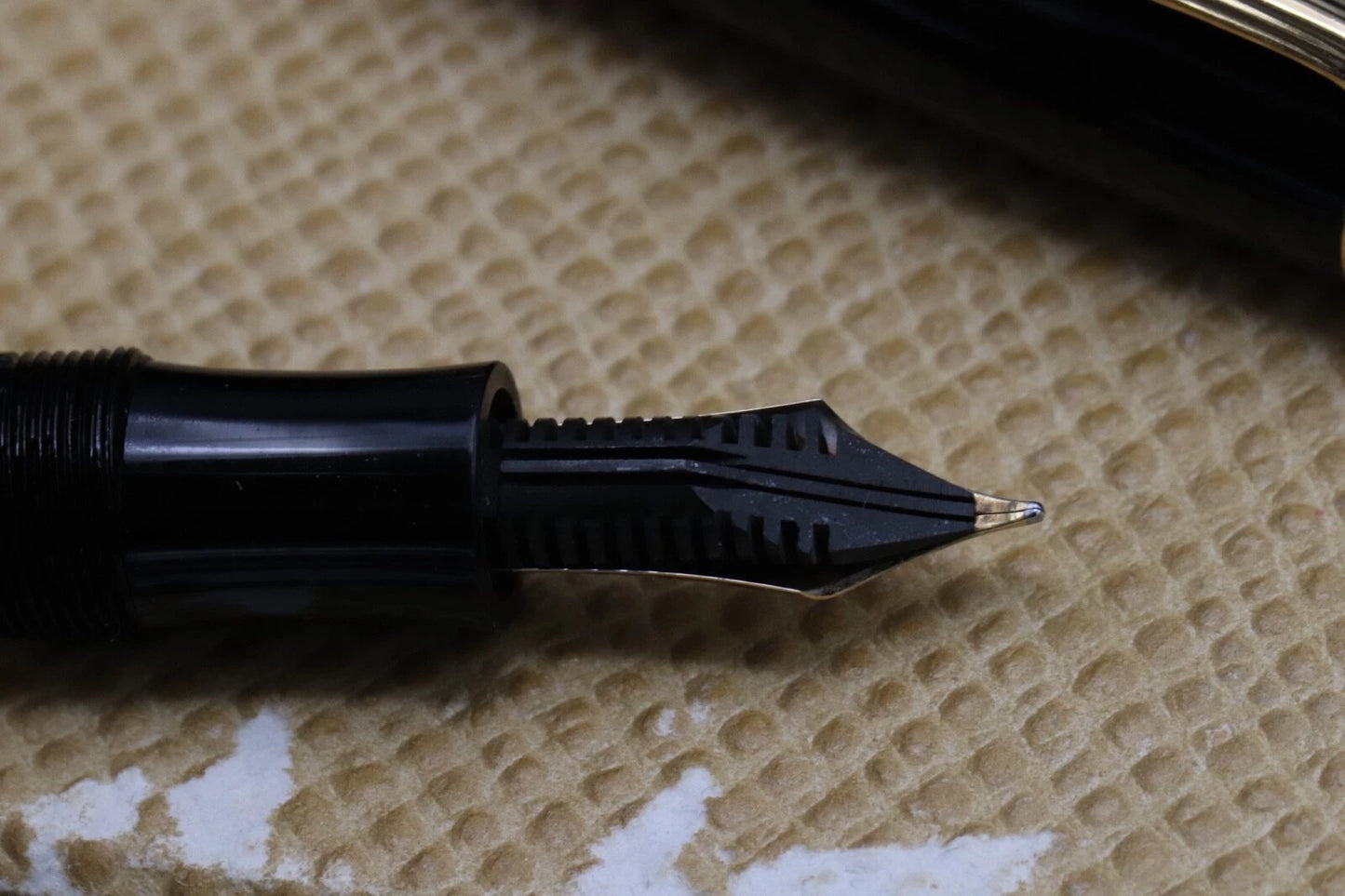Montblanc Meisterstuck 146 Celluloid 1950s Gold Coated Fountain Pen image 5