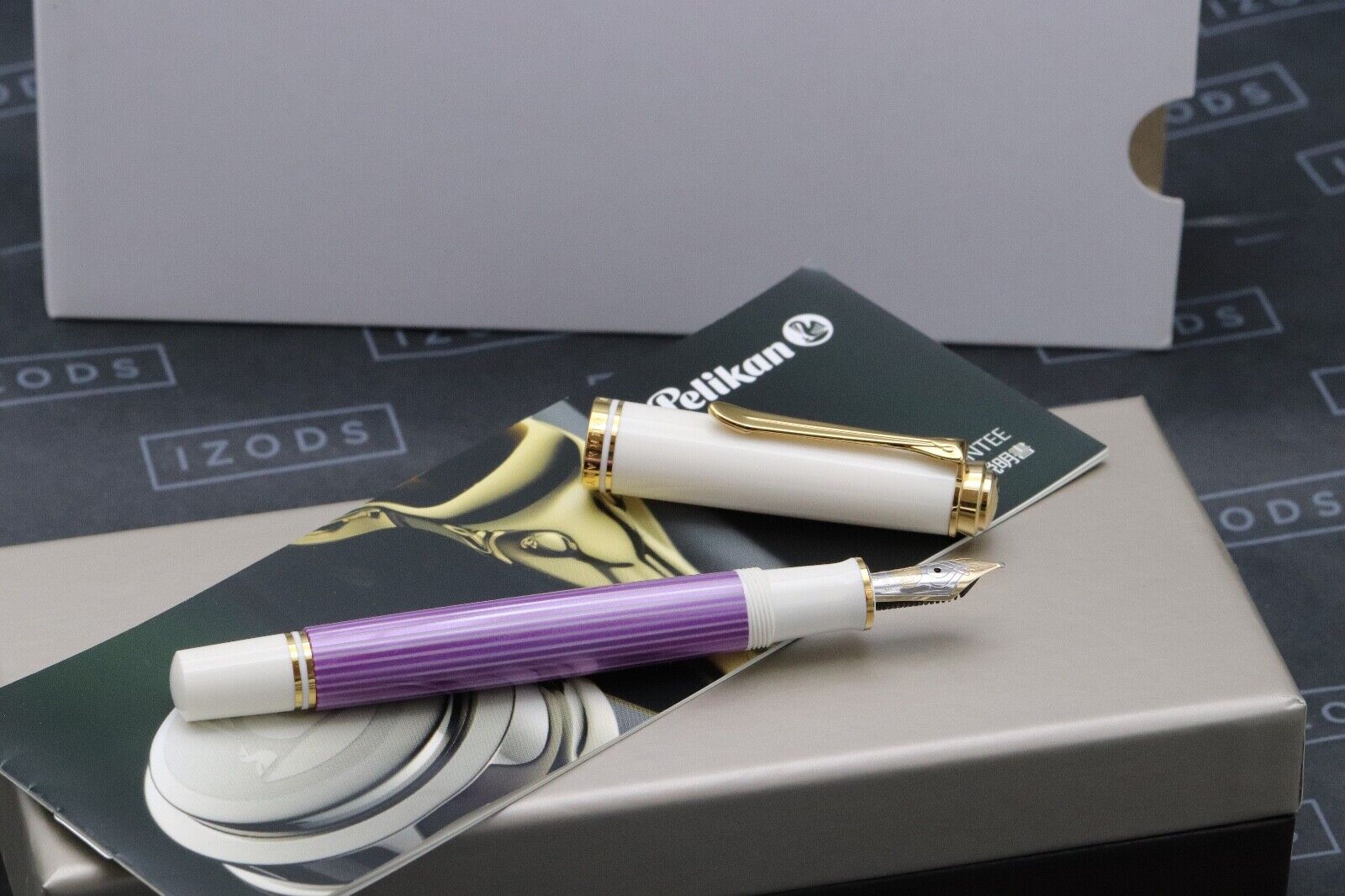 Pelikan Souveran M600 Violet White Special Edition Fountain Pen - Broad Nib image 1