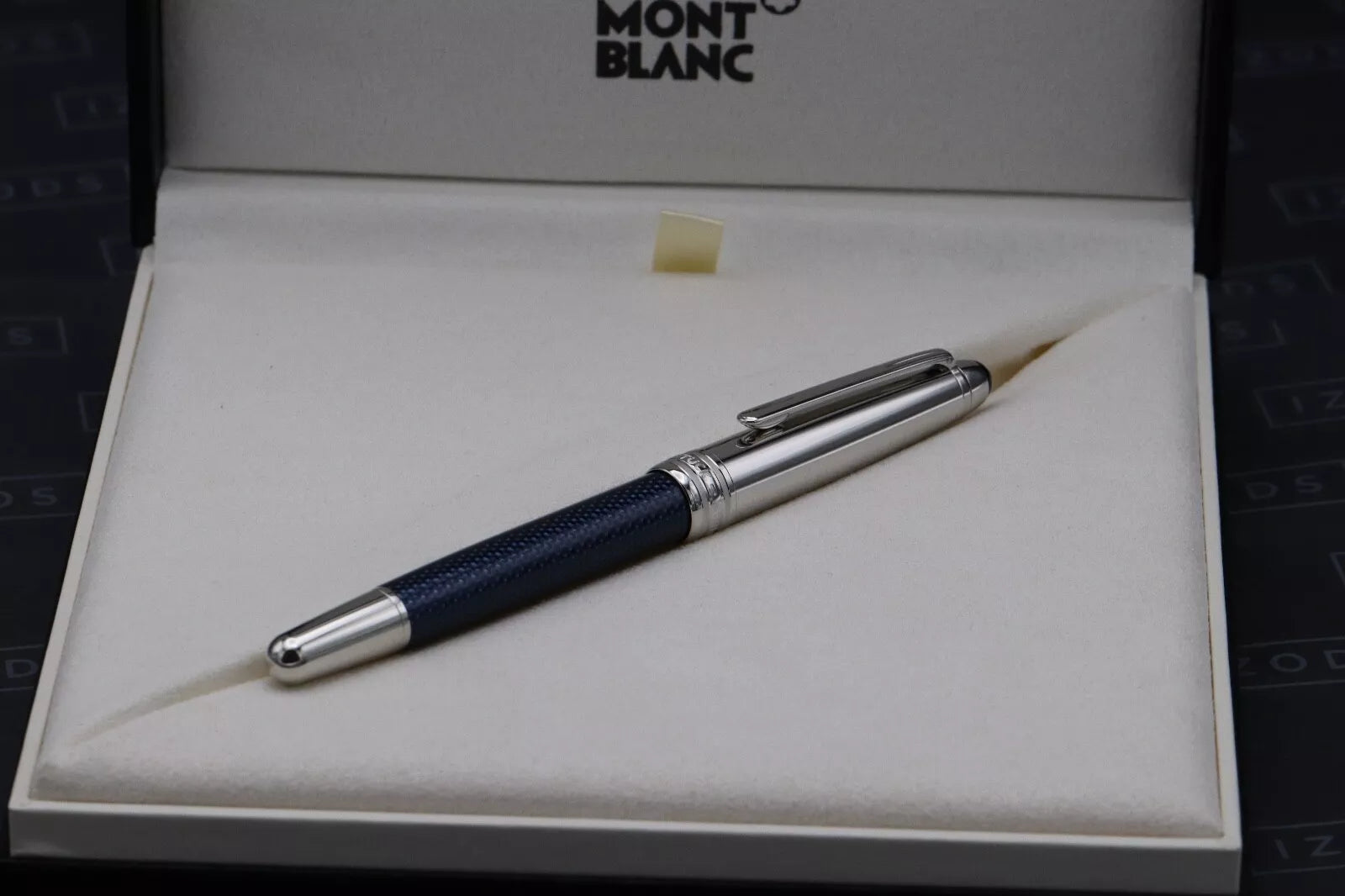 Montblanc Meisterstück Classique Blue Hour Doue Rollerball Pen image 5