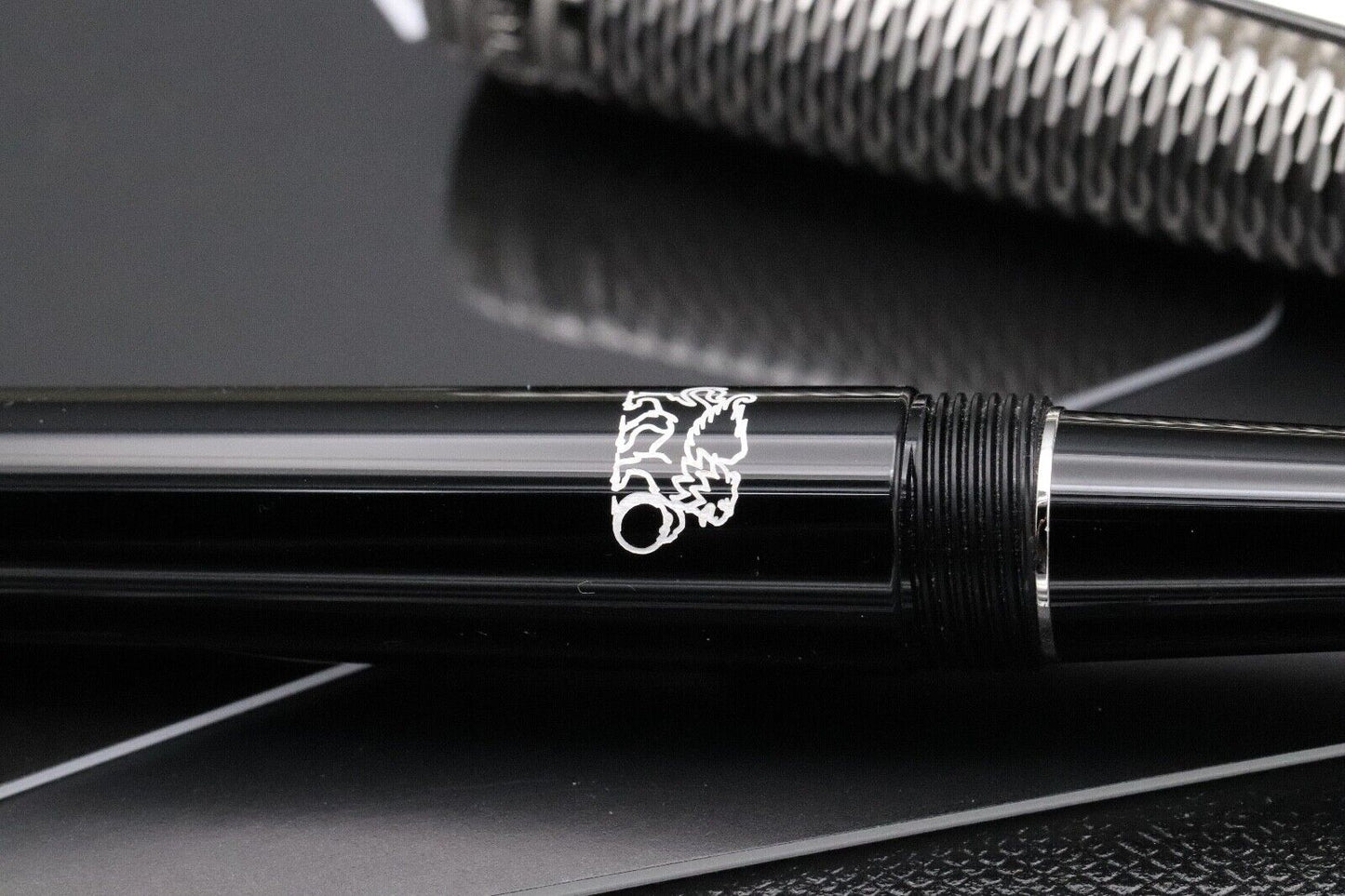 Montblanc Meisterstuck Classsique Geometry Platinum-Coated Fountain Pen - UNUSED image 3