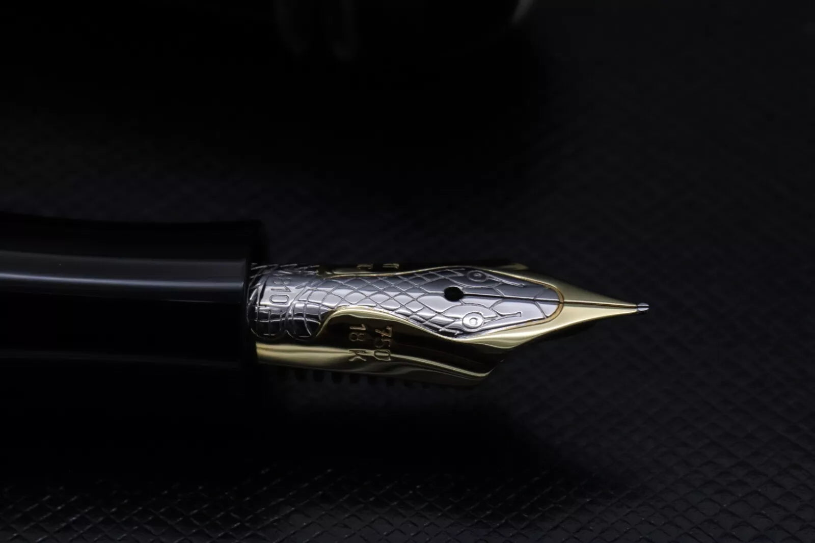 Montblanc Writers Edition Agatha Christie Fountain Pen - Fine Nib image 6