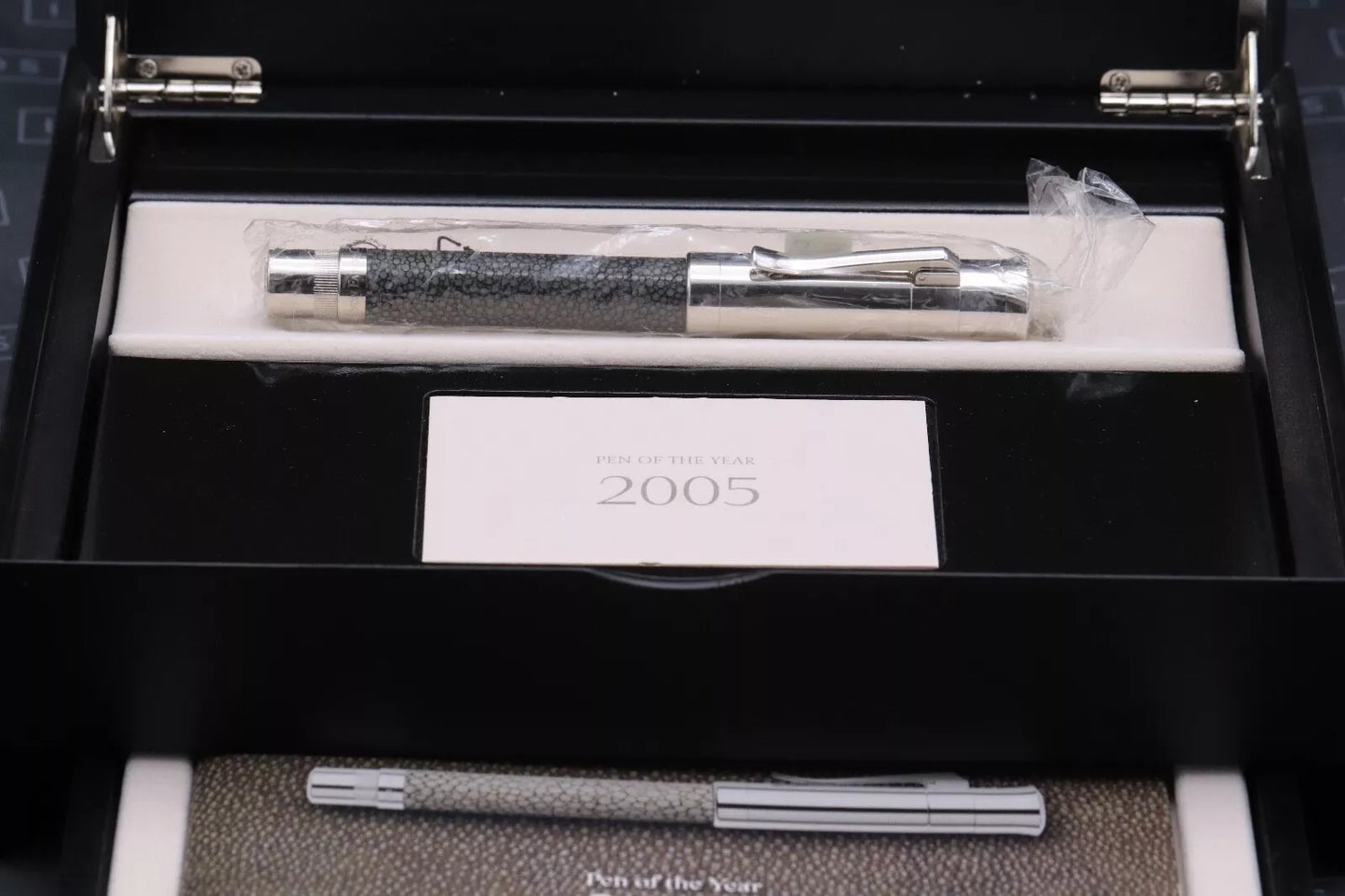 Graf von Faber-Castell Pen of the Year 2005 Galuchet Fountain Pen - UNUSED image 7