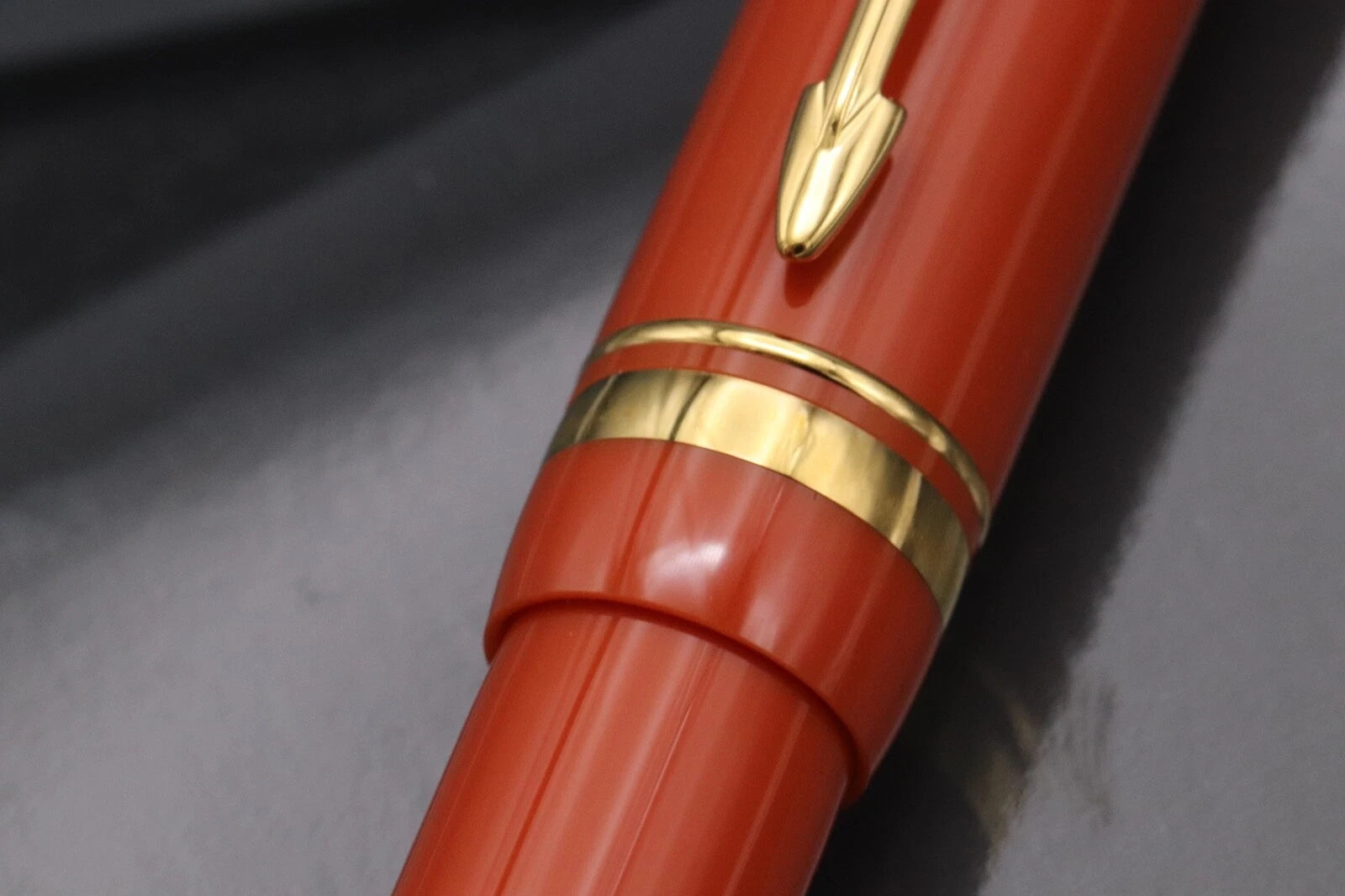 Parker Duofold Centennial Orange Fountain Pen - OBB Nib image 4