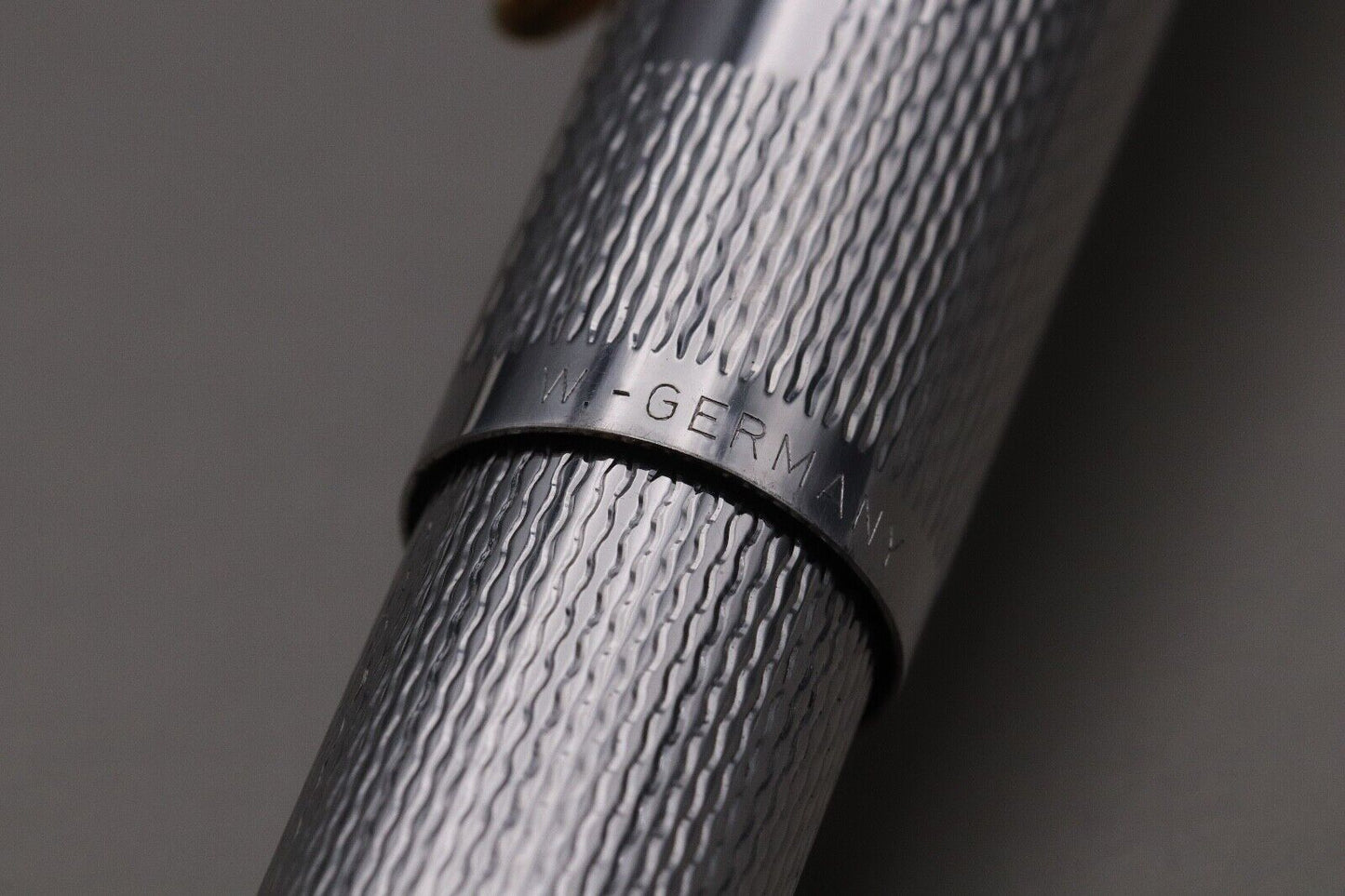 Pelikan Souveran M750 Jubilee Silver Plated Fountain Pen image 4