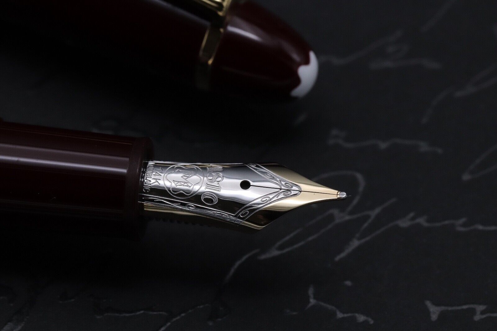 Montblanc Meisterstuck 147 Traveller Bordeaux Fountain Pen - UNUSED image 2