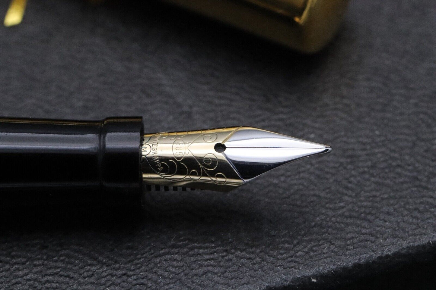 Montegrappa Reminiscence Round Vermeil Fountain Pen with Case image 2