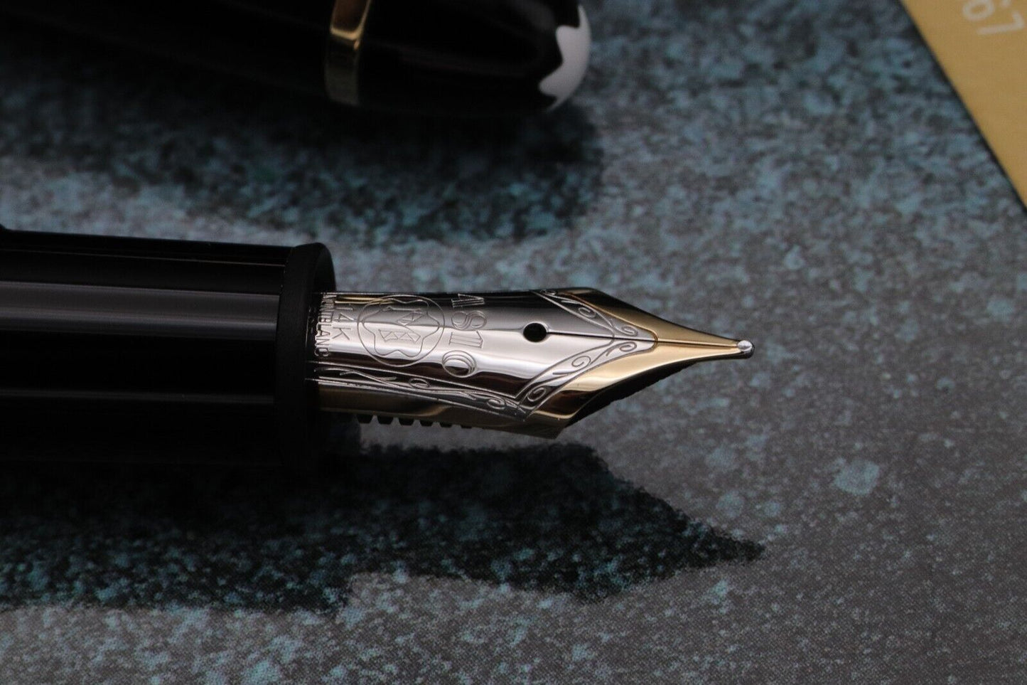 Montblanc Meisterstuck LeGrand Gold Line Fountain Pen - 1991-92 - UNUSED image 2