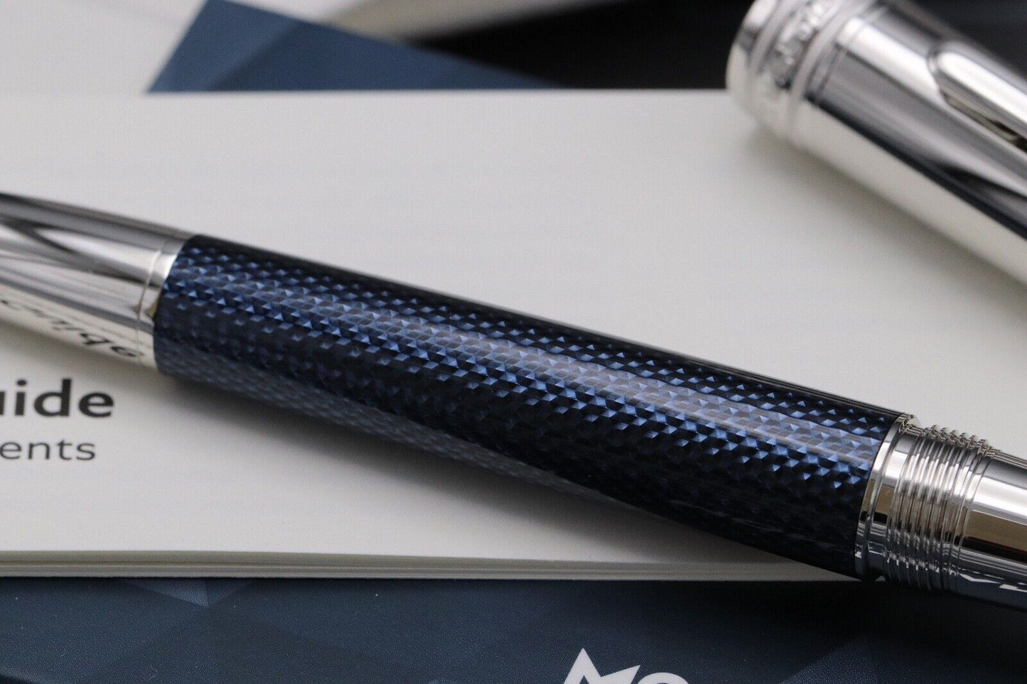 Montblanc Meisterstück Classique Blue Hour Doue Fountain Pen - DIPPED image 3