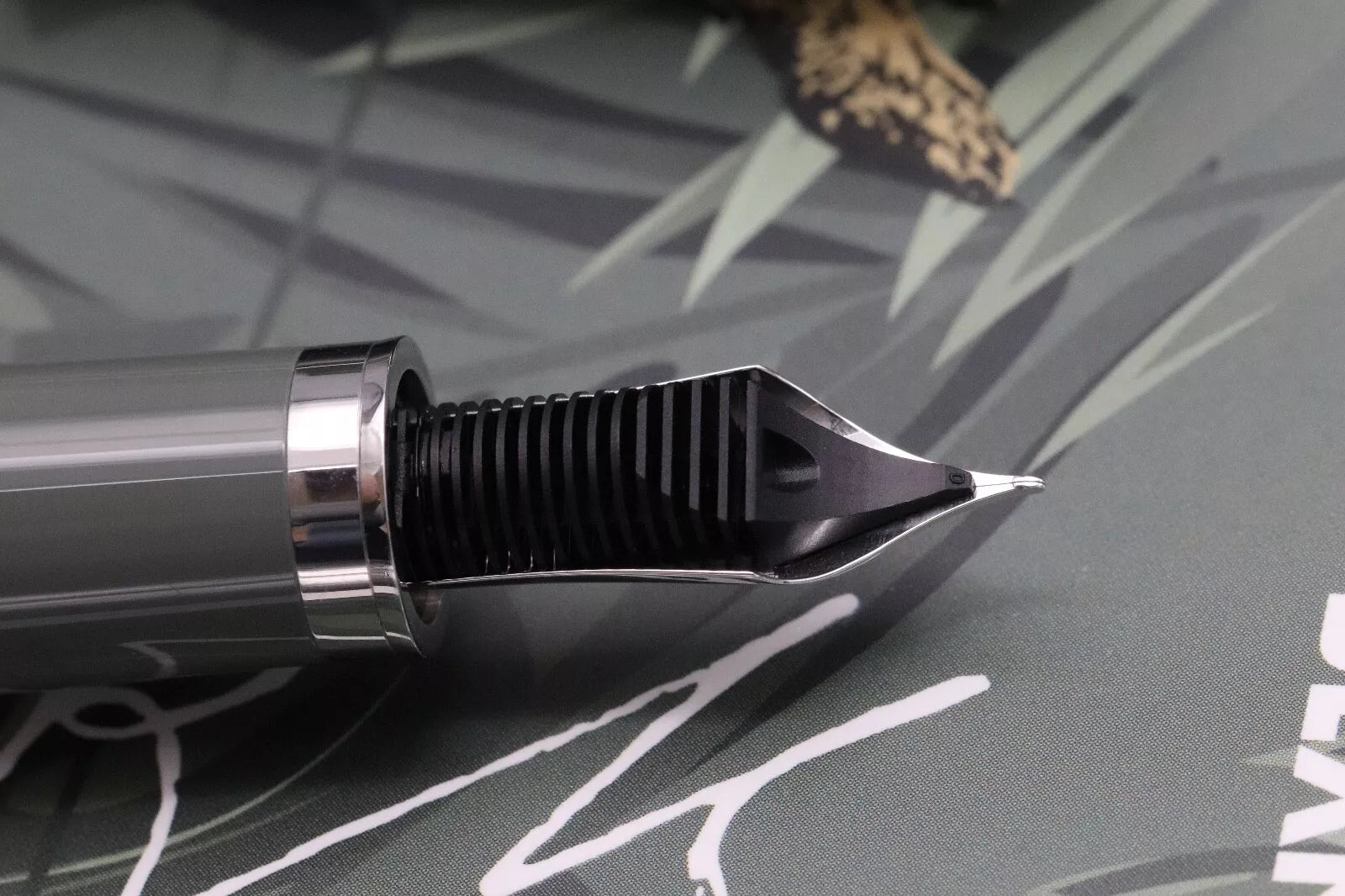 Montblanc Writers Edition Rudyard Kipling Fountain Pen – UNUSED - EF Nib image 10