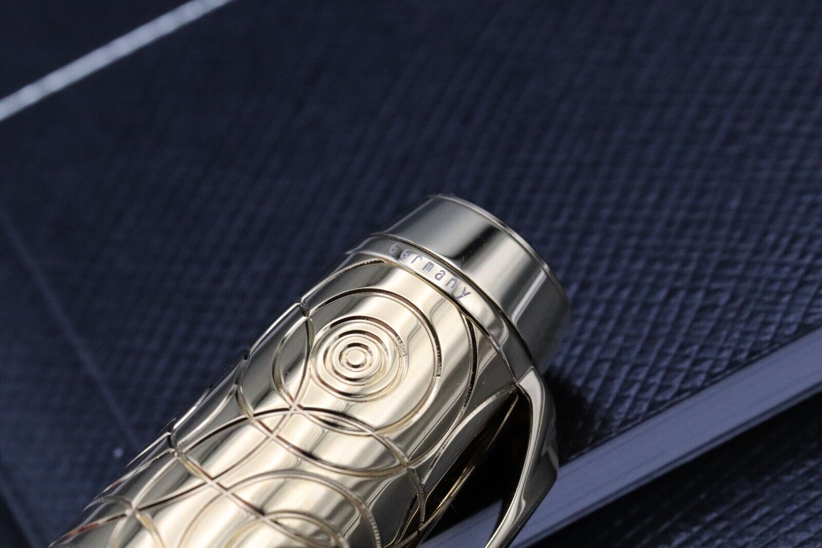 Montblanc Boheme Akoya Pearl Fountain Pen image 7