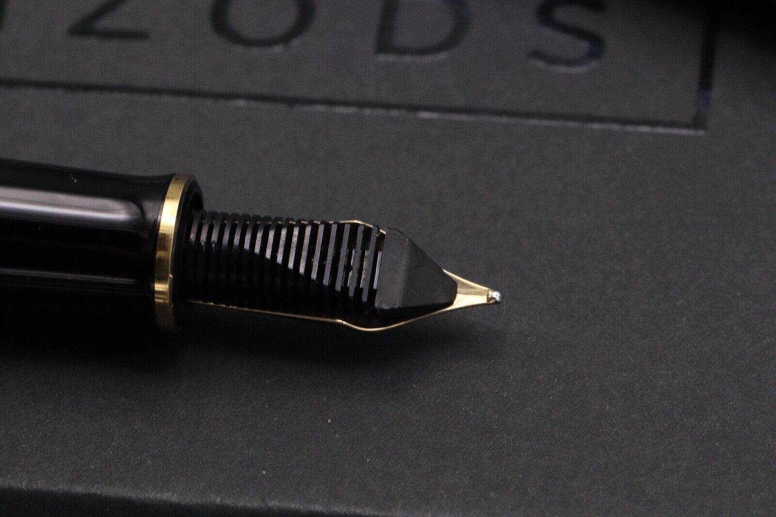 Pelikan Souveran M800 Blue O'Blue Special Edition Fountain Pen image 4