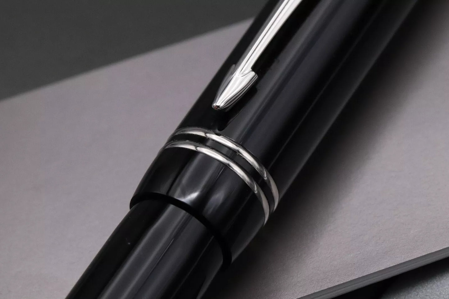 Parker Duofold Mini Black Fountain Pen image 5