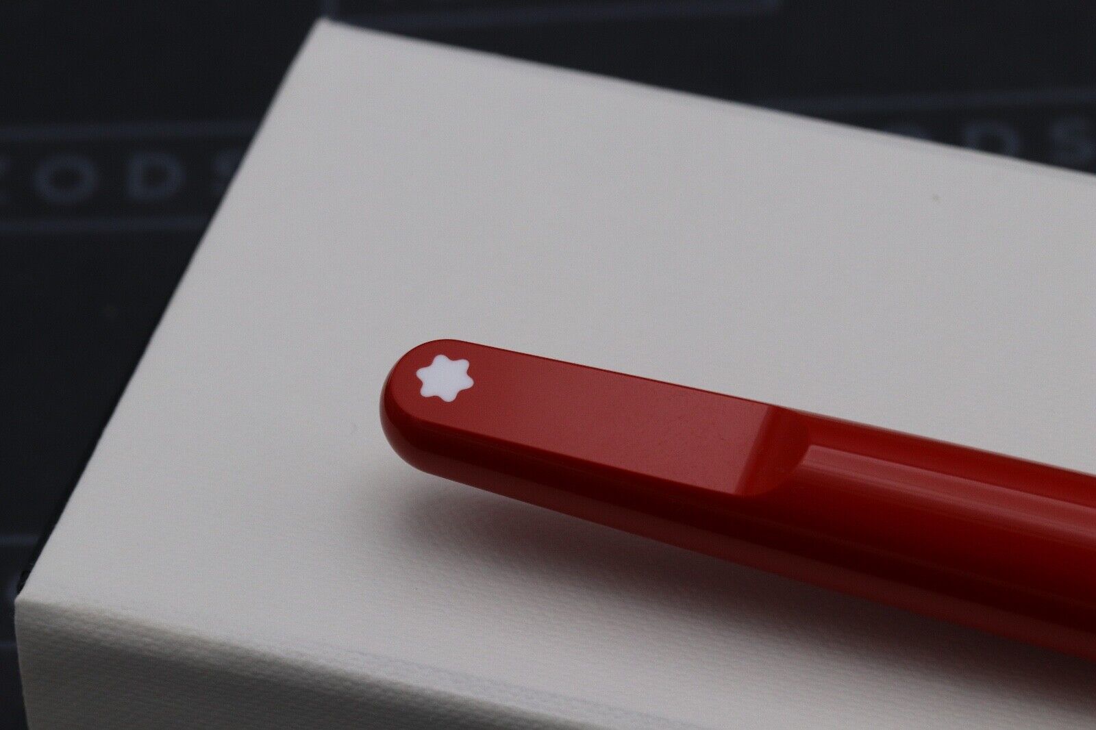 Montblanc M Marc Newson RED Fountain Pen - UNUSED image 3