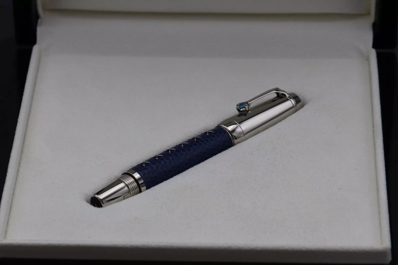 Montblanc Boheme Jewels Topaz Blue Leather Fountain Pen and Pouch Set - UNUSED image 9