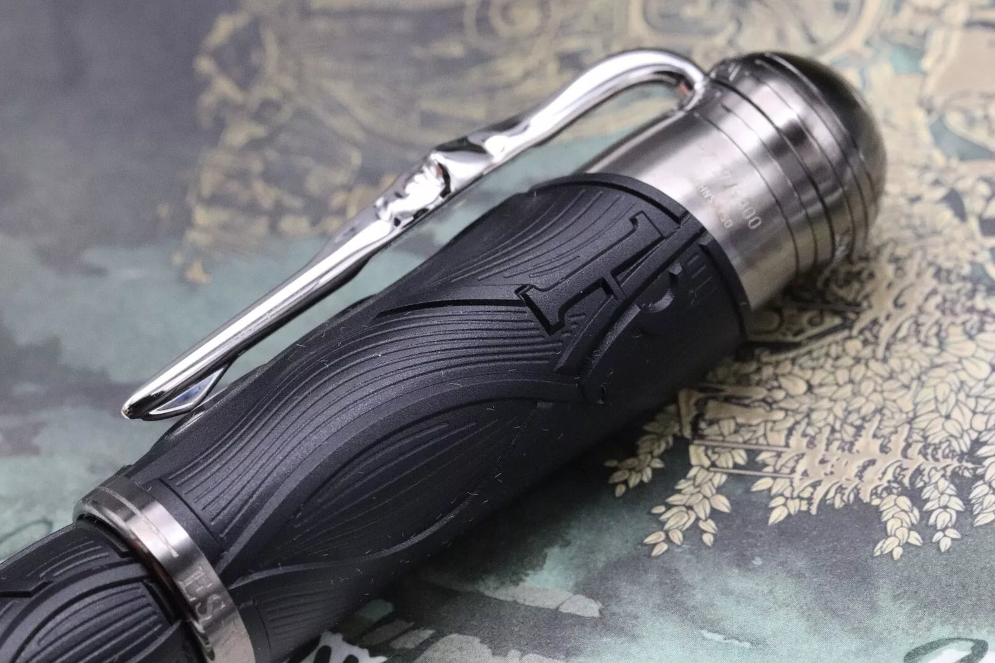 Montblanc Writers Edition Homage to Brothers Grimm Fountain Pen - UNUSED image 6