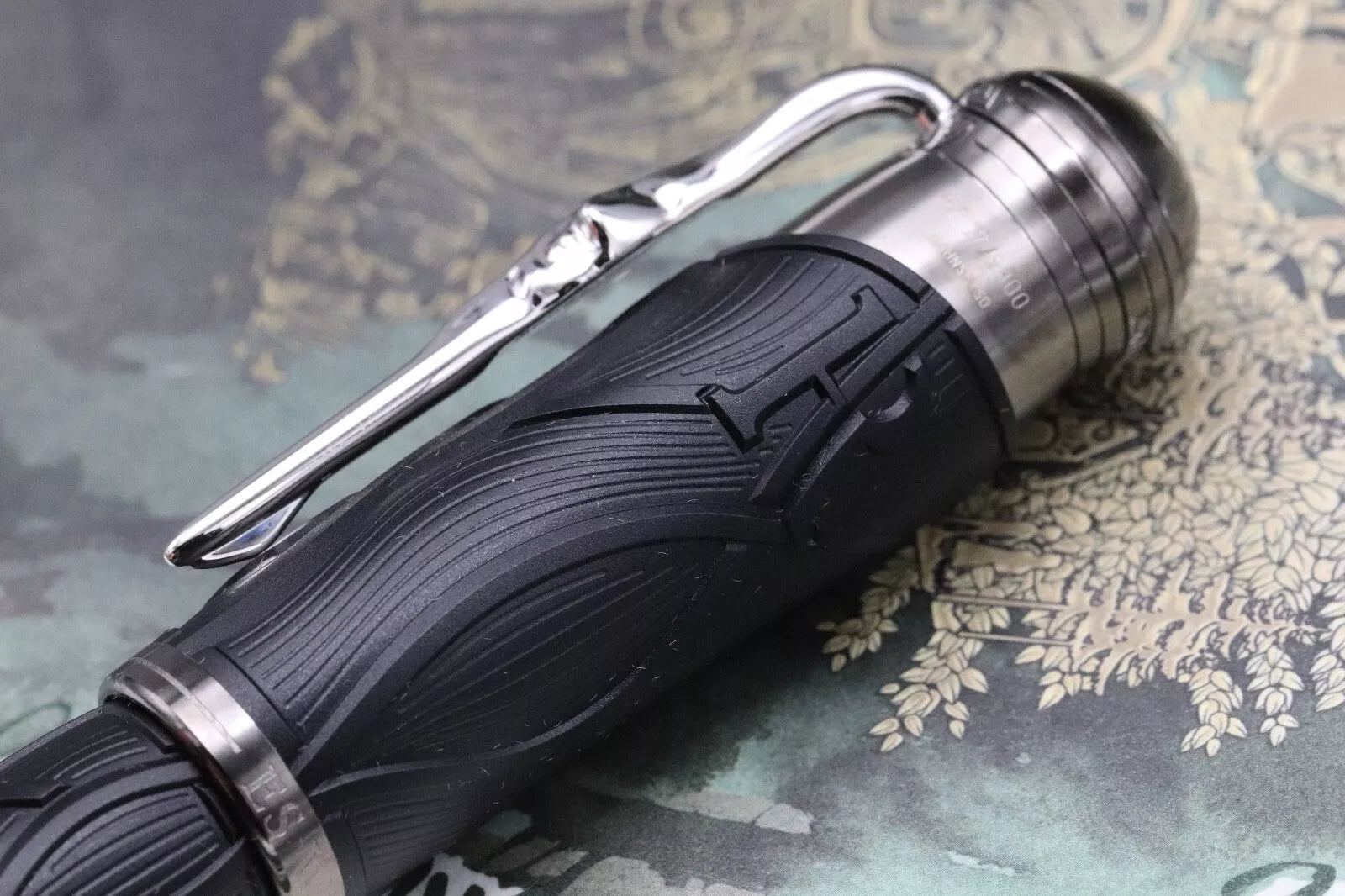 Montblanc Writers Edition Homage to Brothers Grimm Fountain Pen - UNUSED image 6