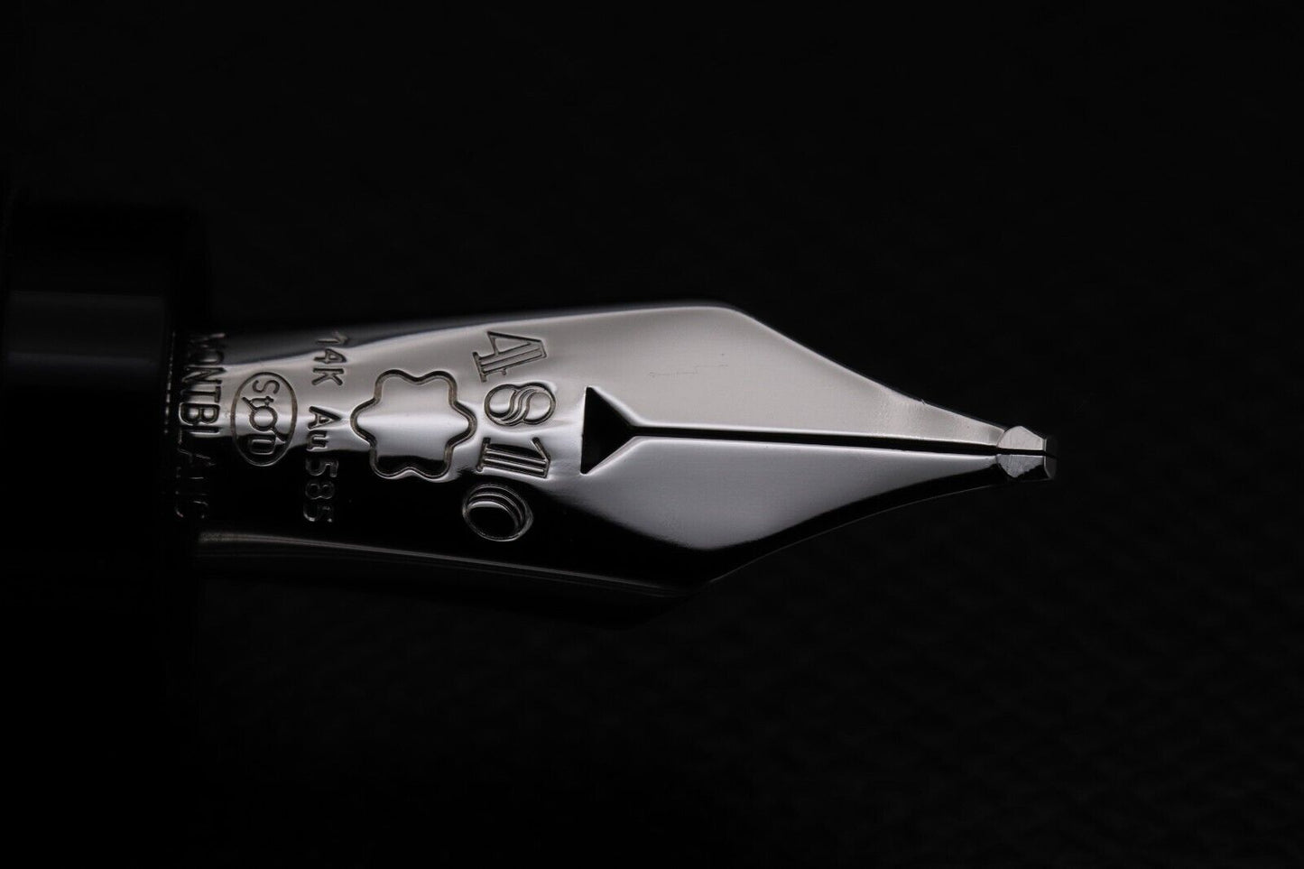 Montblanc Heritage 1912 Fountain Pen - Broad Nib image 3