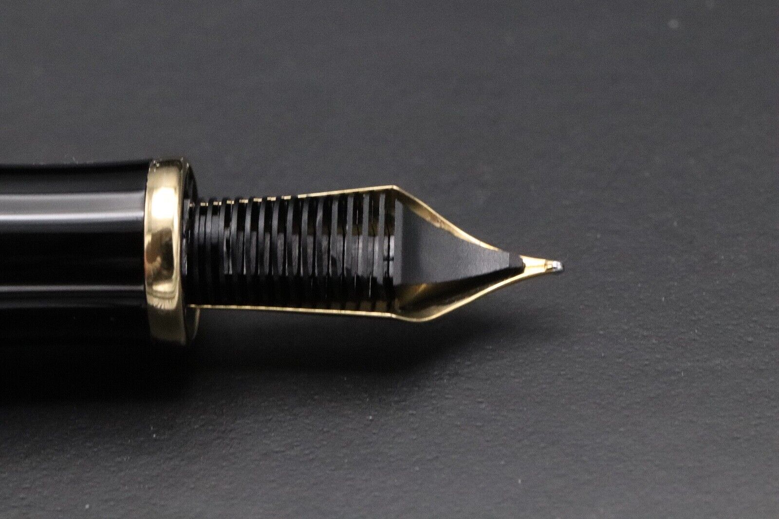 Montblanc Patron of Art 4810 Marquis de Pompadour Fountain Pen - NEVER INKED image 3