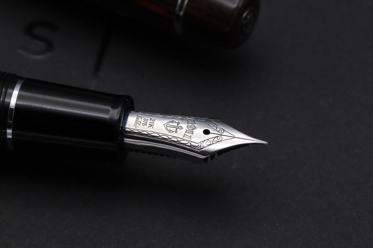 Sailor Pro Gear Red Black Marble Ebonite Fountain Pen - H-F Nib image 2