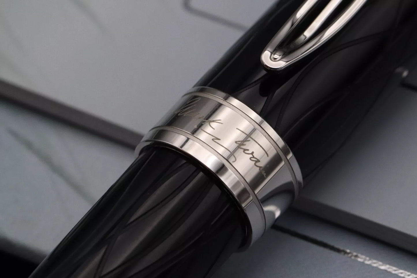Montblanc Writers Edition Mark Twain Fountain Pen image 5