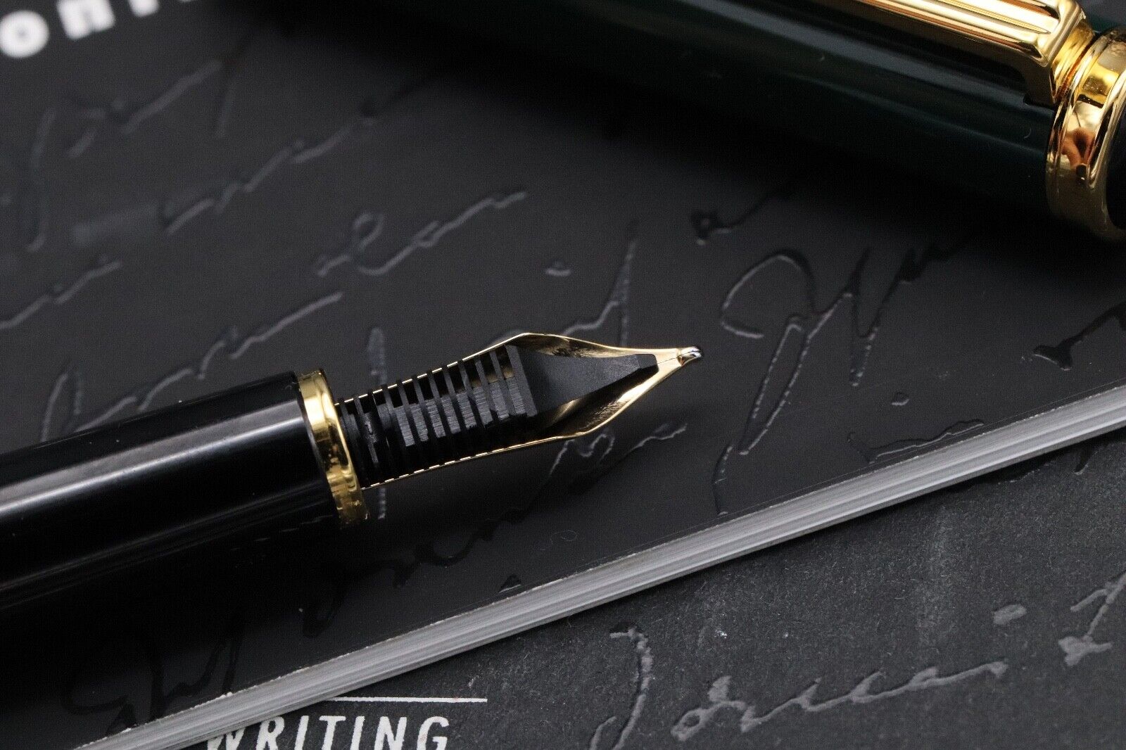 Montblanc Noblesse Oblige Green Fountain Pen - NEVER INKED image 4