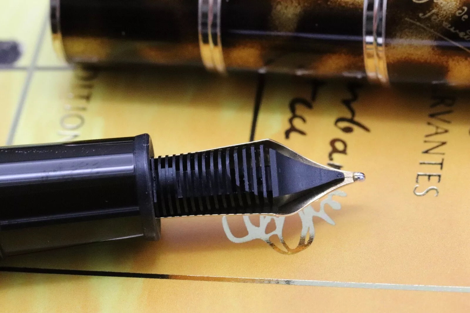 Montblanc Writers Edition Miguel de Cervantes Fountain Pen - UNUSED image 9