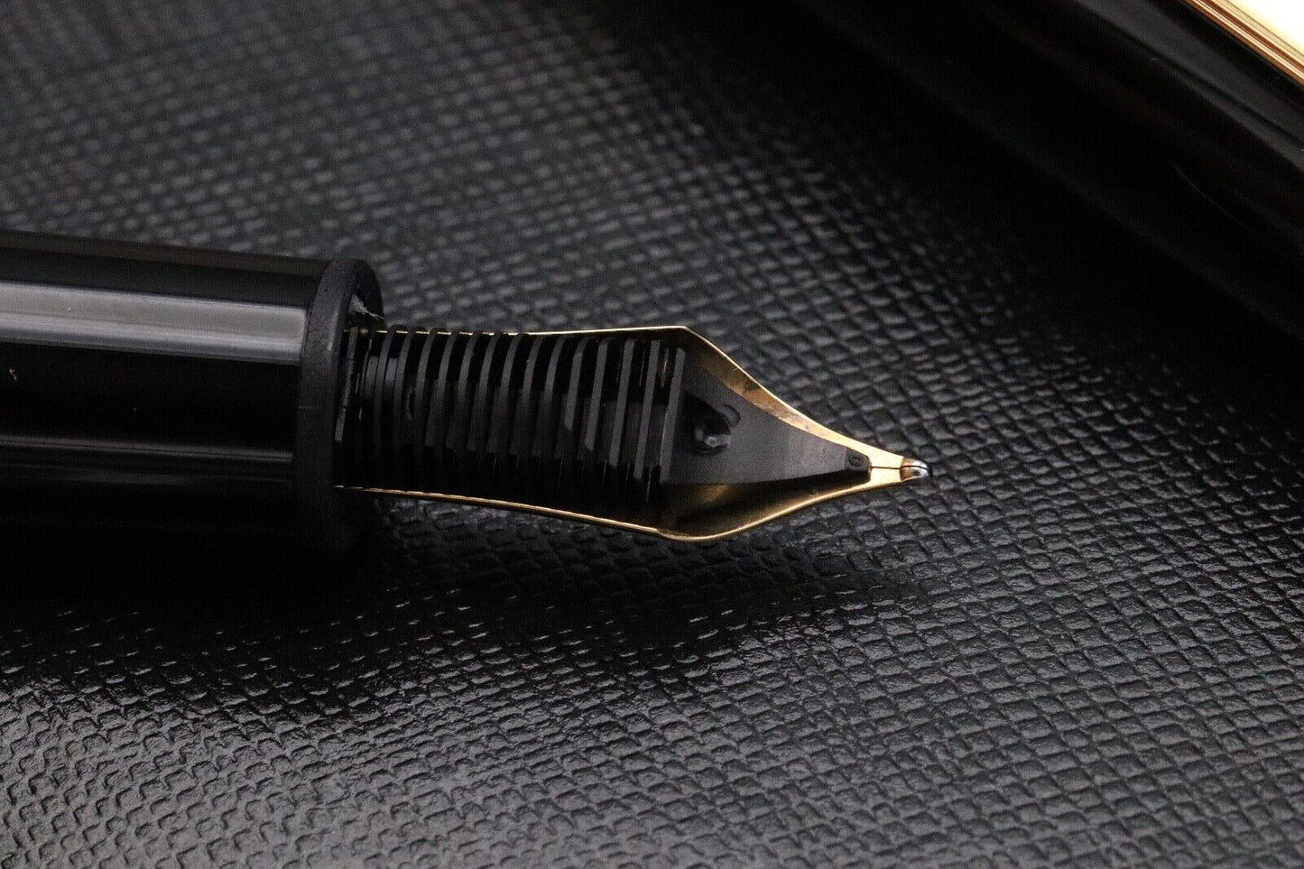 Montblanc Meisterstuck 146 LeGrand Gold-Coated Fountain Pen image 3