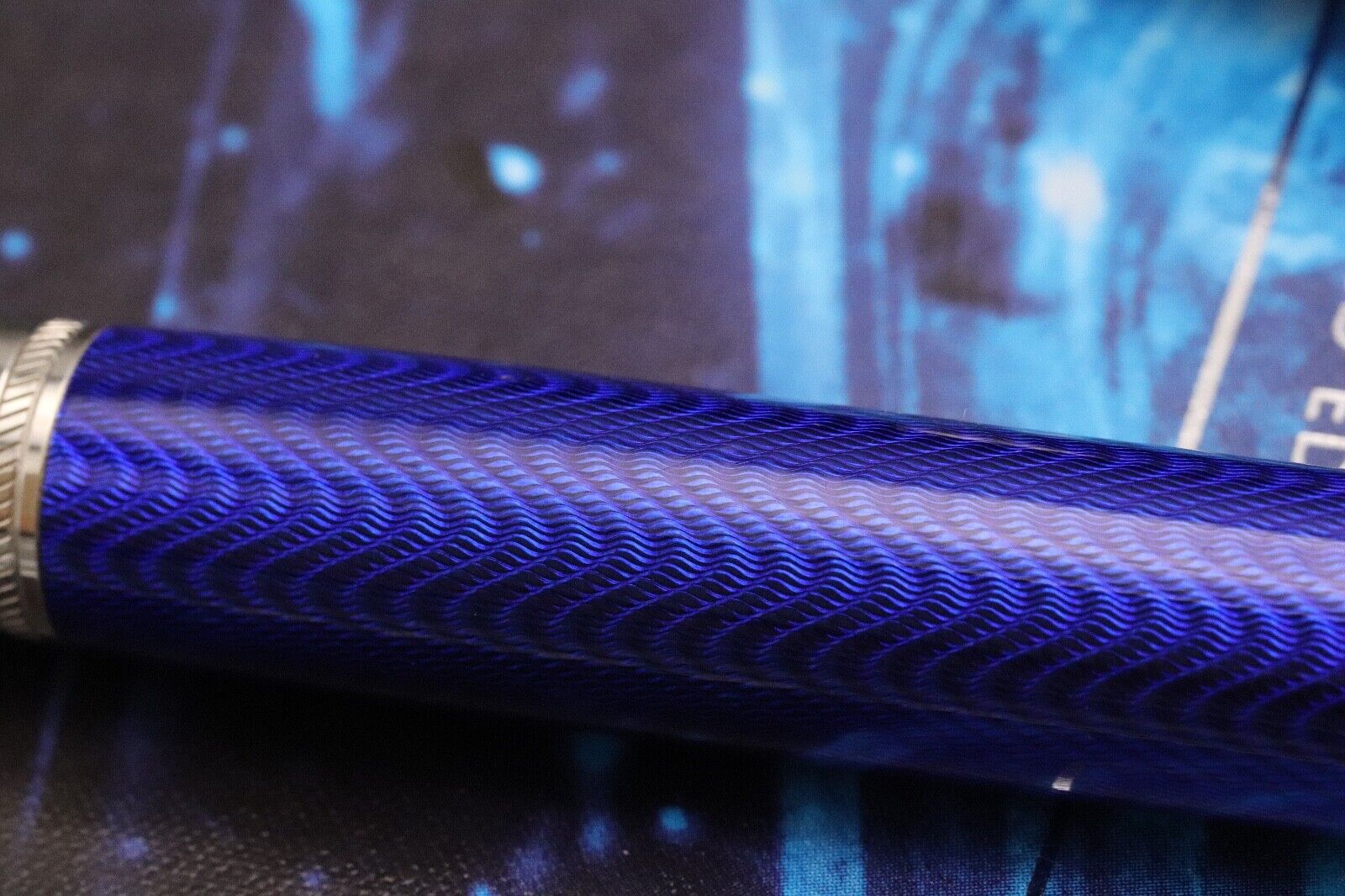 Montblanc Writers Edition Jules Verne Fountain Pen image 3