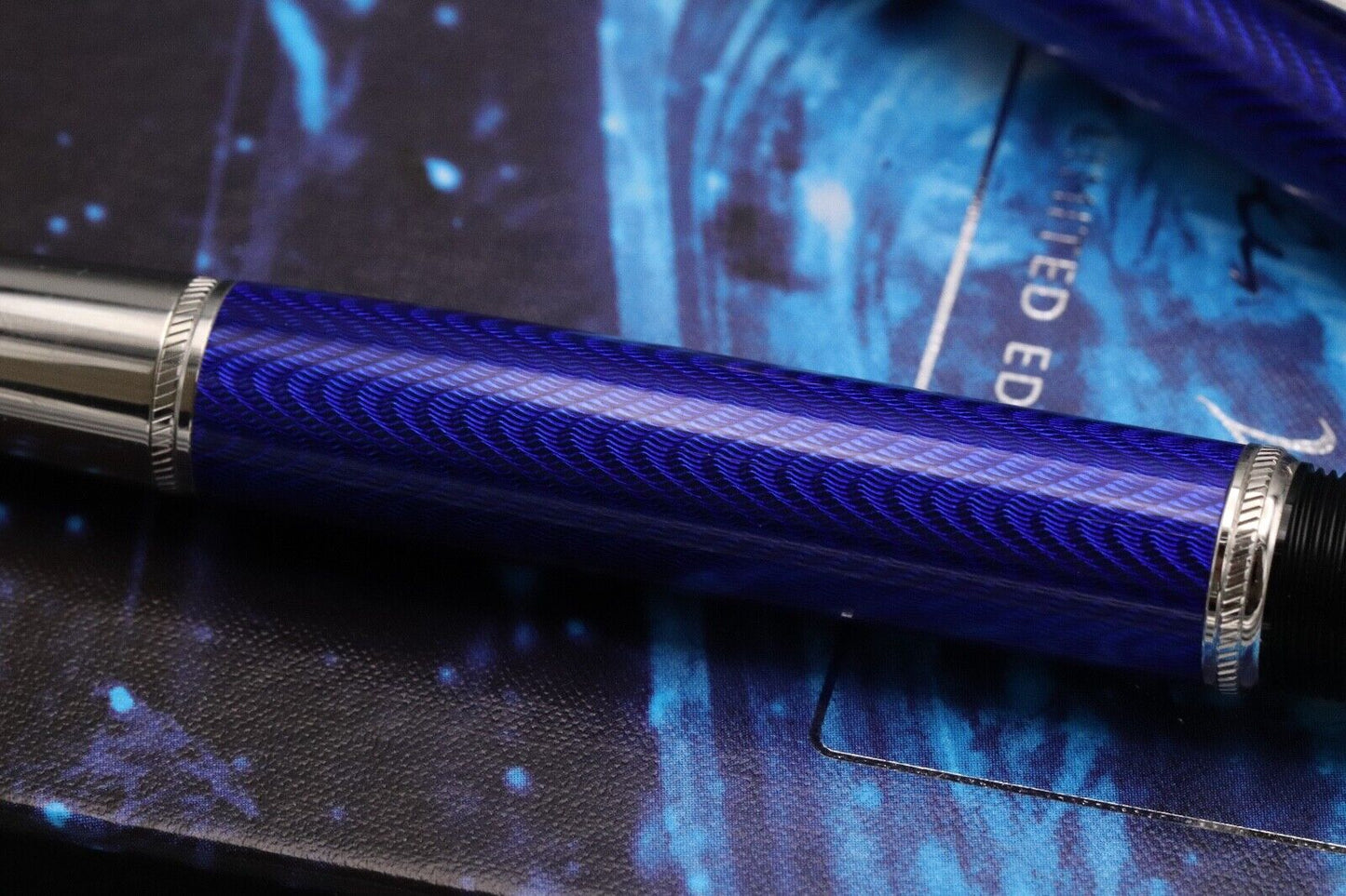 Montblanc Writers Edition Jules Verne Fountain Pen - Broad Nib image 3