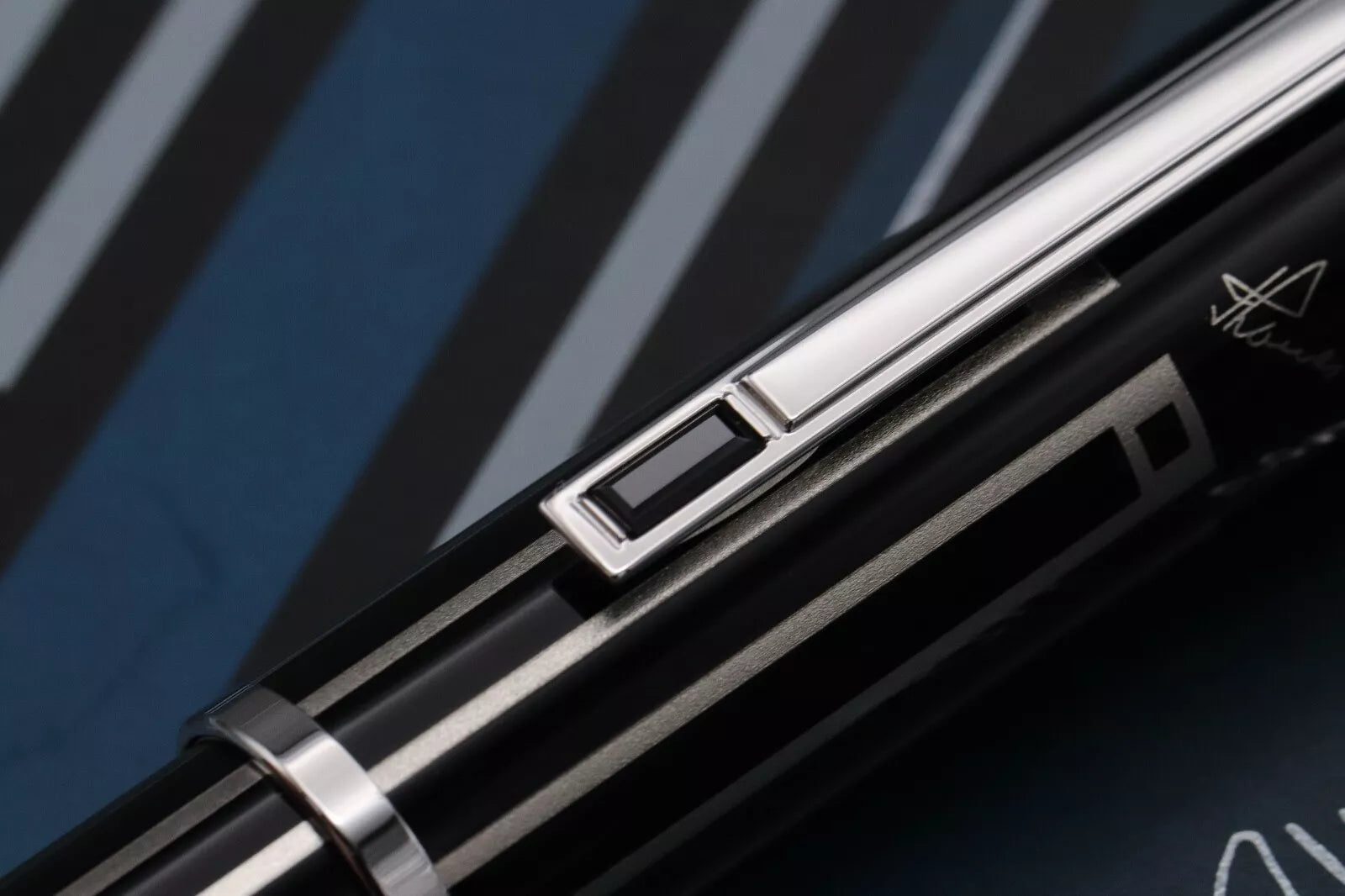 Montblanc Writers Edition Thomas Mann Fountain Pen - UNUSED image 7