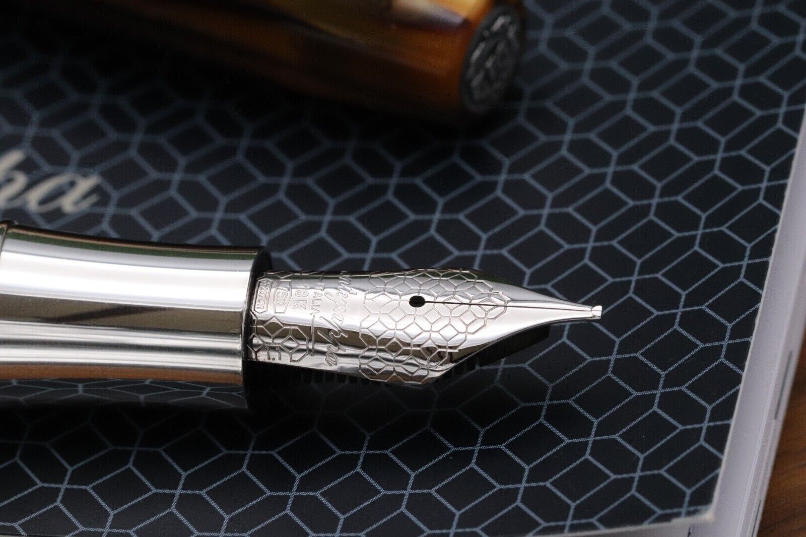 Montegrappa Extra 1930 Turtle Brown Celluloid Fountain Pen - Stub Nib image 2
