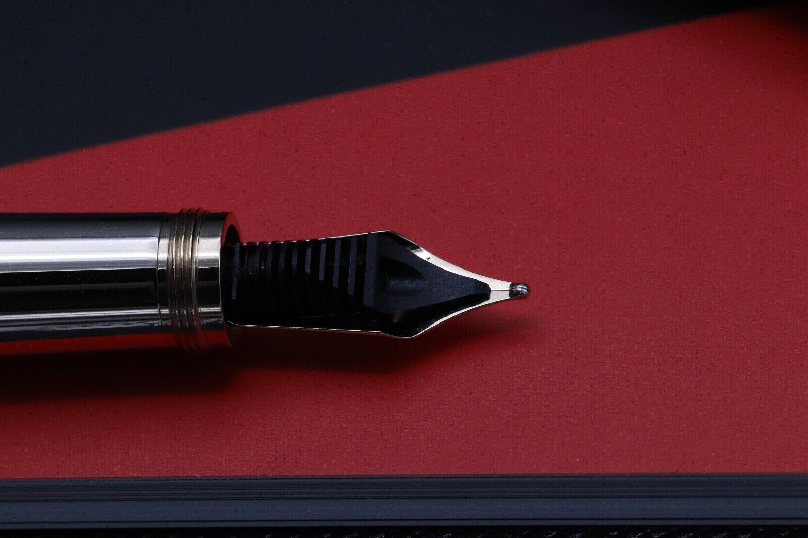 Montblanc Heritage Rouge et Noir Tropic Brown SE Fountain Pen - UNUSED image 3