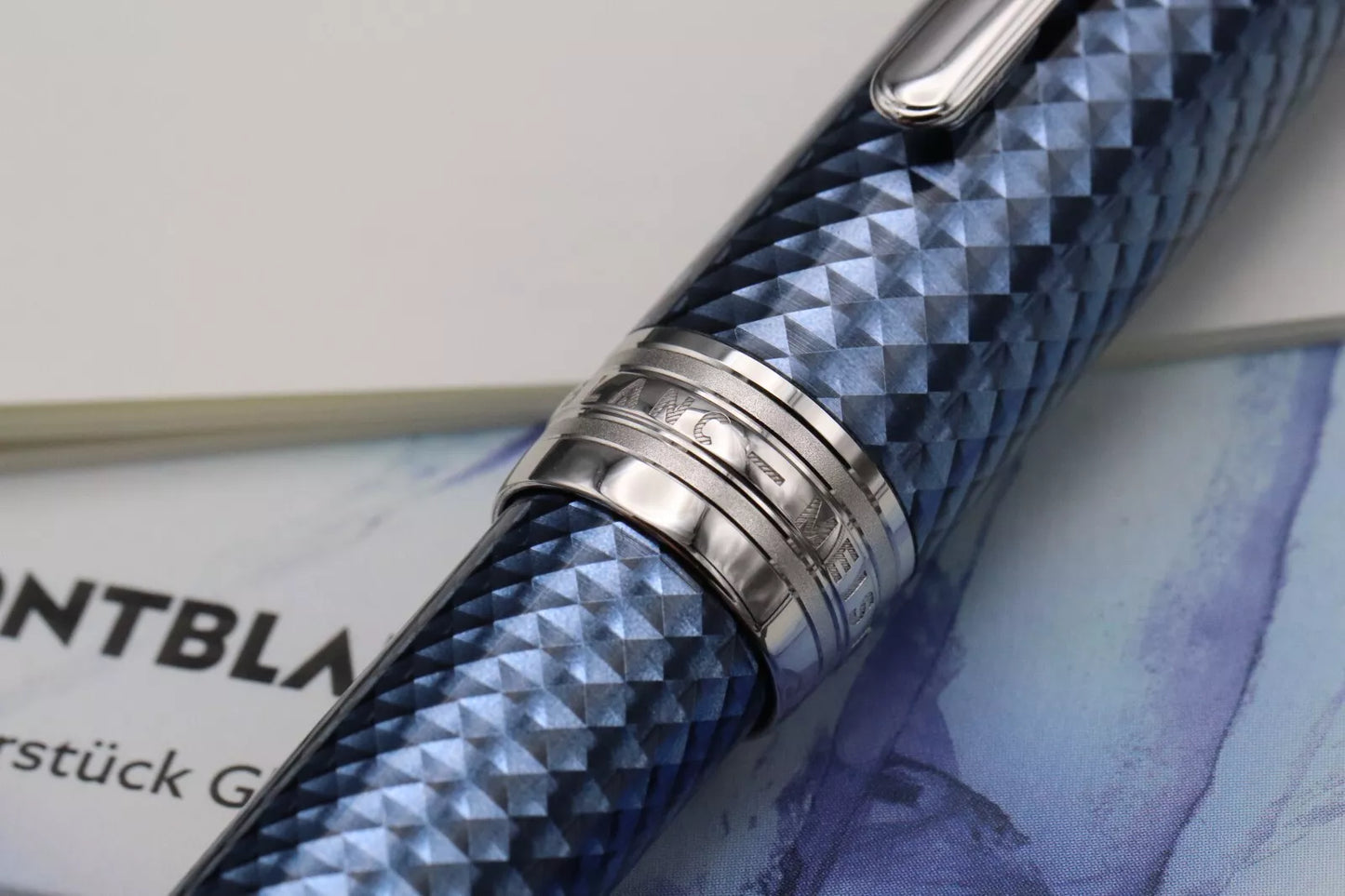 Montblanc Meisterstuck 146 LeGrand Glacier Solitaire Fountain Pen image 5