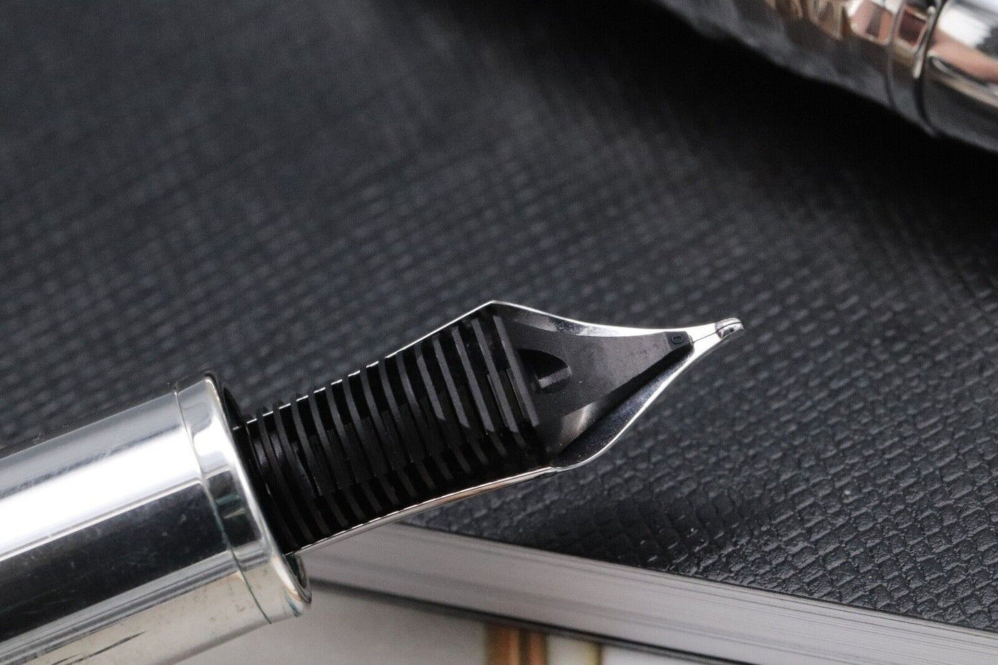 Montblanc Meisterstuck LeGrand Martele Silver Fountain Pen - Fine Nib image 4