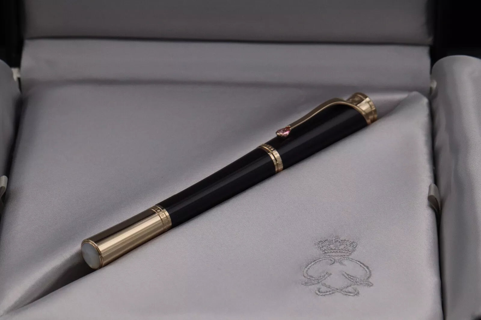 Montblanc Princesse Grace de Monaco Purple Fountain Pen – IZODS