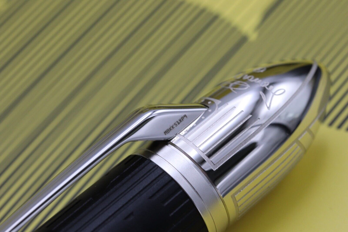 Montblanc Great Characters Walt Disney Special Edition Fountain Pen image 4