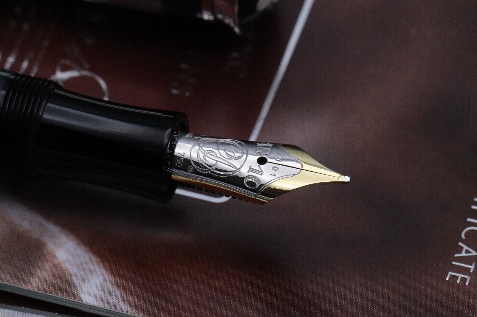 Montblanc Writers Edition Charles Dickens Fountain Pen - UNUSED image 2