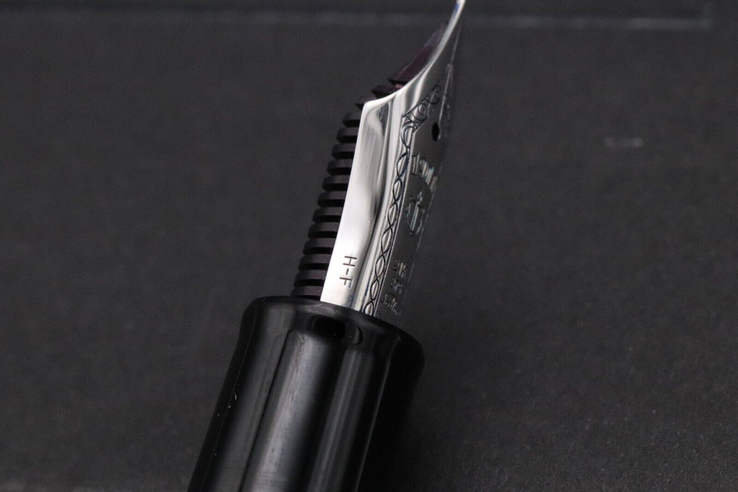 Sailor Pro Gear Red Black Marble Ebonite Fountain Pen - H-F Nib image 5