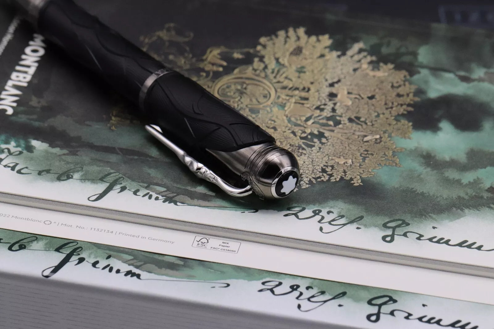 Montblanc Writers Edition Homage to Brothers Grimm Fountain Pen - UNUSED image 8