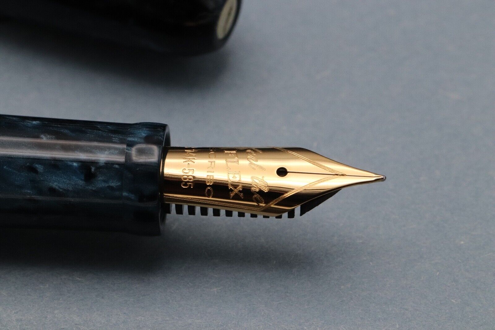 Scribo Piuma Agata Fountain Pen - EF Flex Nib image 2
