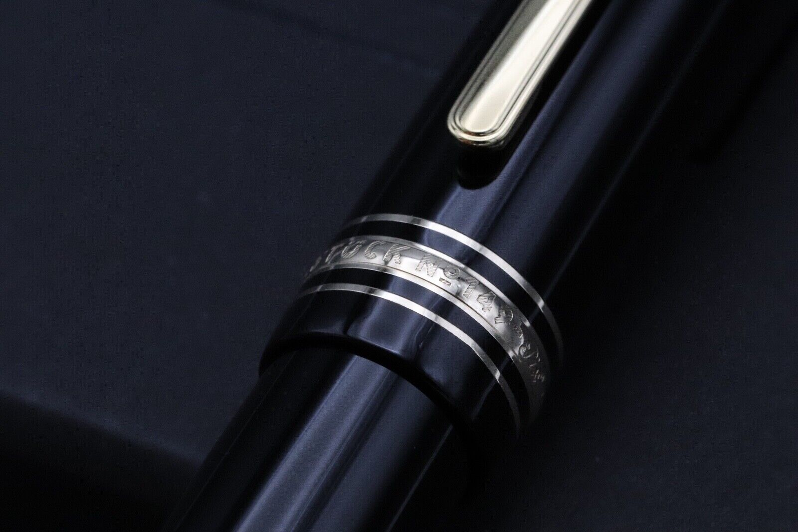 Montblanc Meisterstuck 149 Gold-Coated Fountain Pen image 3