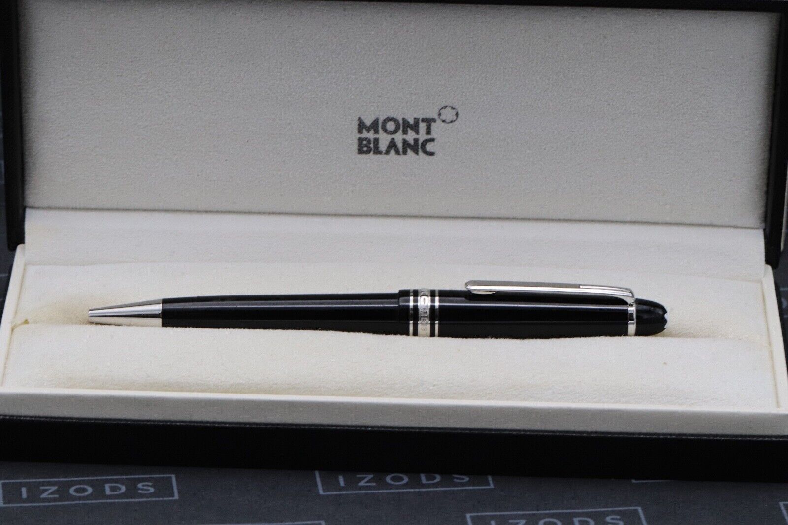 Montblanc Meisterstuck Midsize Platinum Coated Ballpoint Pen image 4