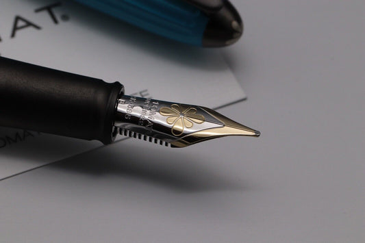 Diplomat Aero Turquoise Fountain Pen - 14k Broad Nib image 2